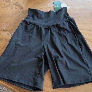 HALARA Black High-Waist Athletic Shorts